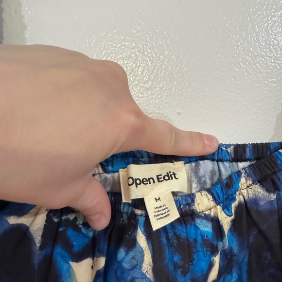 Open Edit Stylish Blue Floral Off-Shoulder Blouse - Picture 3 of 7